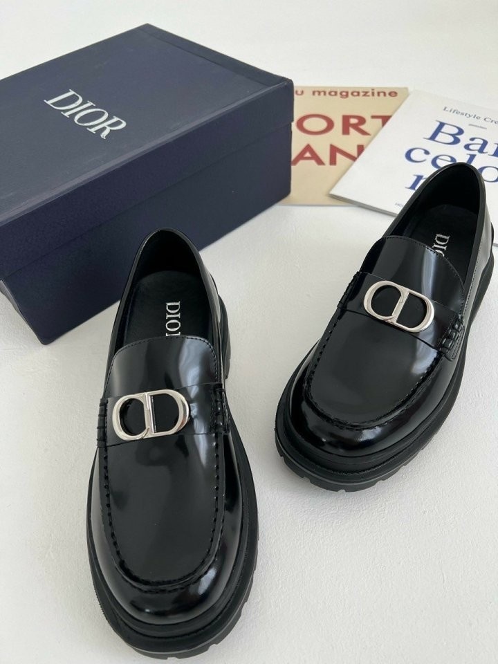 디올 익스플로러 로퍼