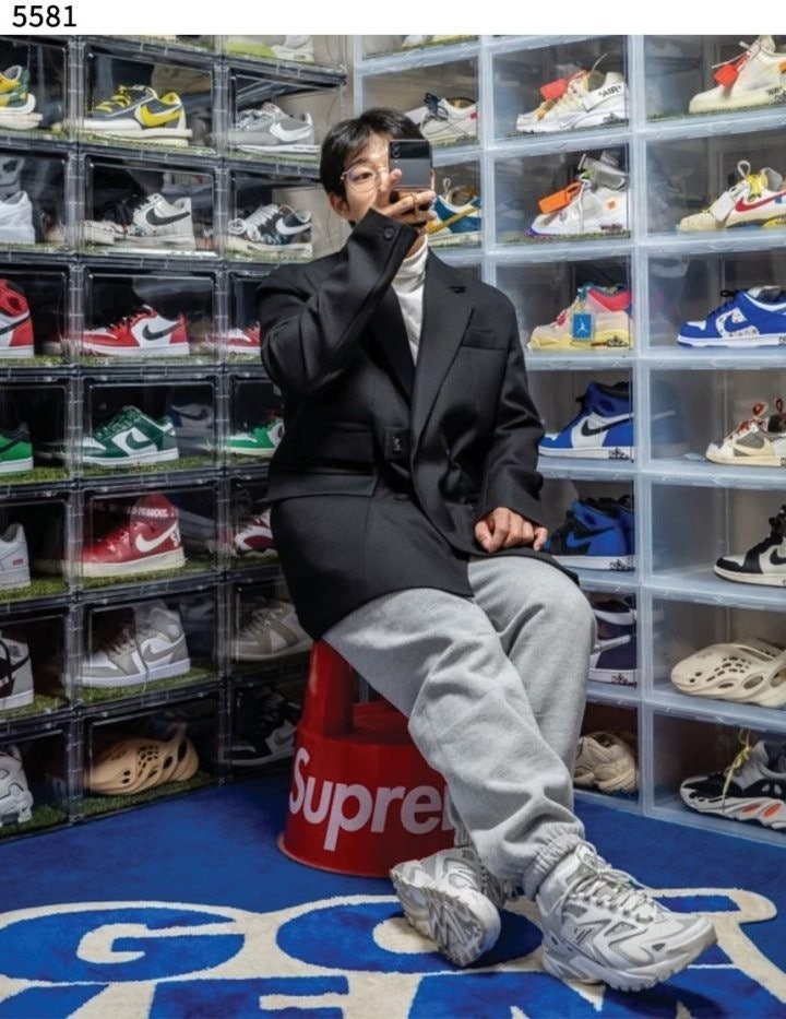 루이비통 러너 태틱 스니커즈 화이트