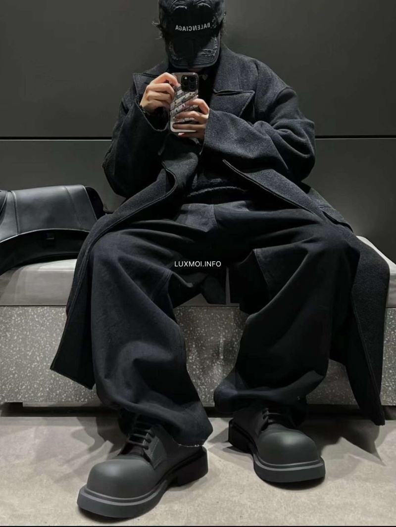 발렌시아가 스테로이드 더비 블랙