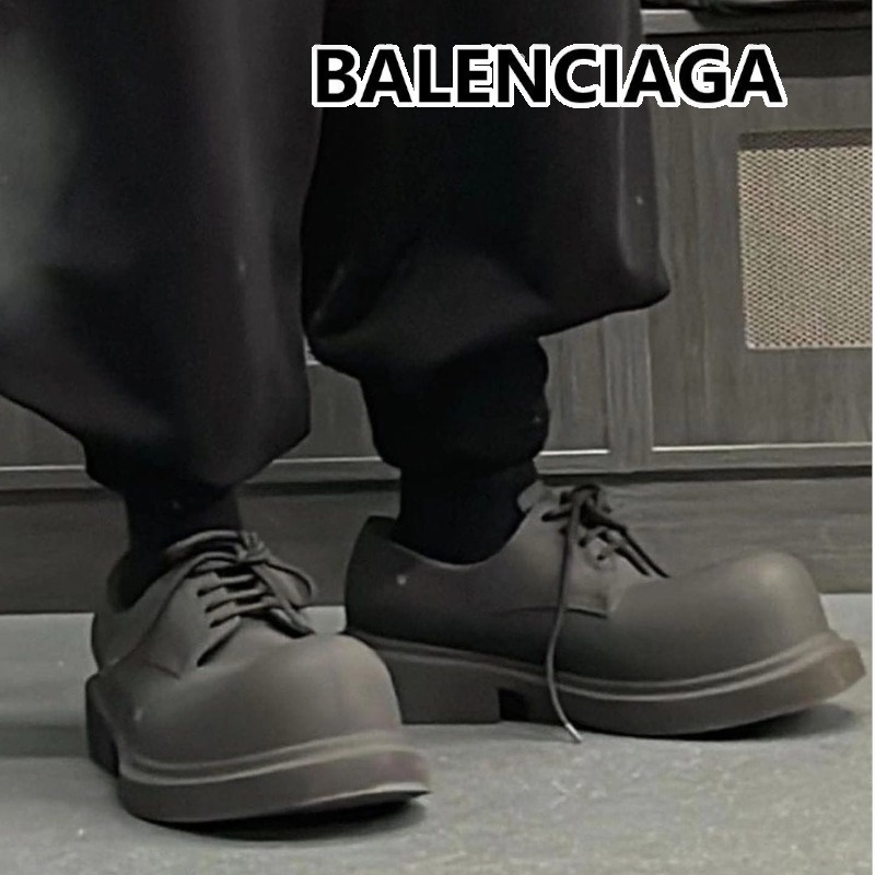 발렌시아가 스테로이드 더비 블랙