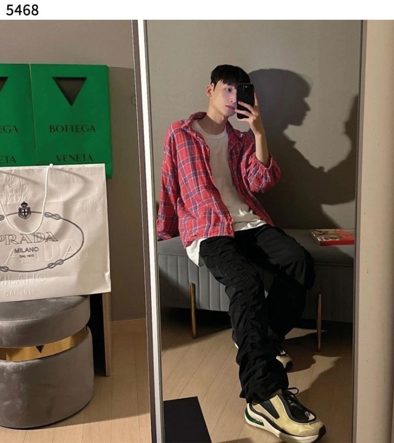 프라다 바이크 패브릭 스웨이드 엘리먼츠 브러쉬드 레더 스니커즈