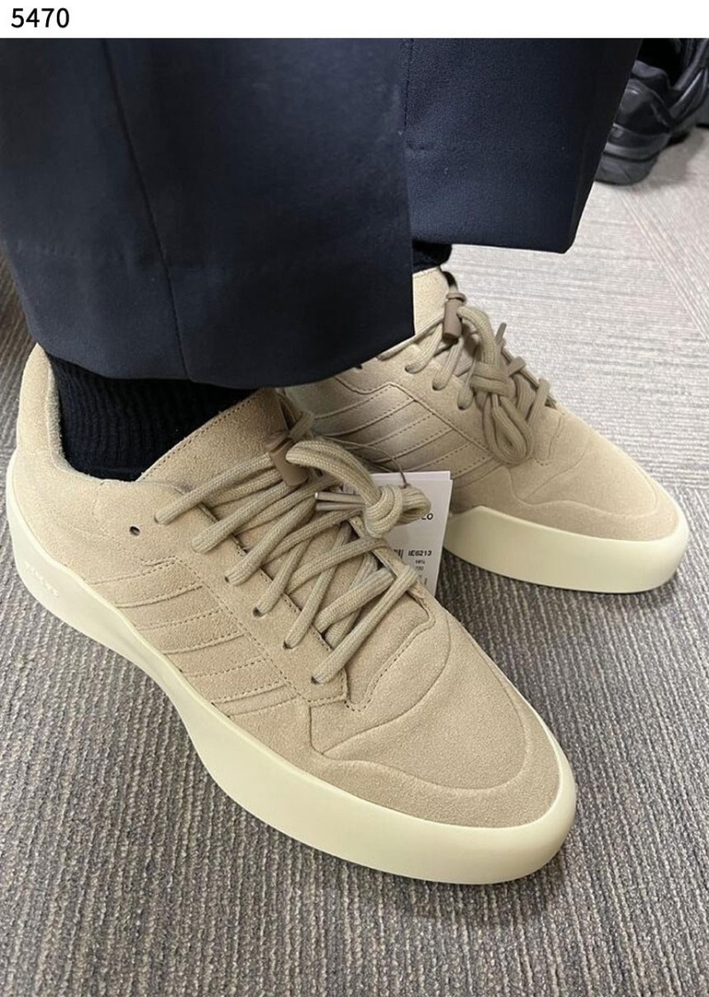 아디다스 x 피어오브갓 애슬레틱스 86 로우 클레이