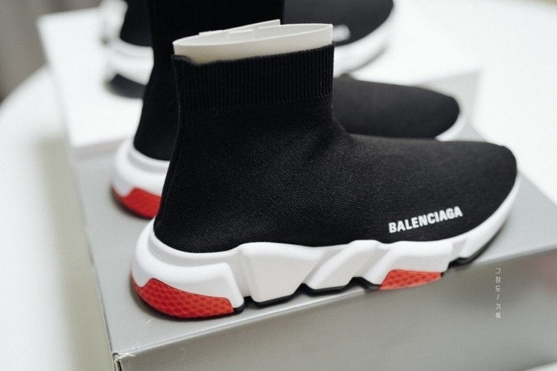 발렌시아가 스피드러너 브레드