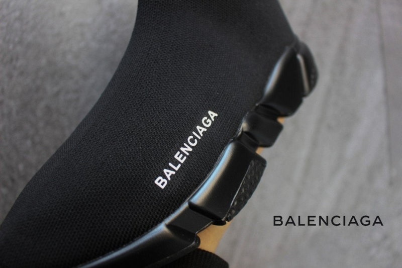 발렌시아가 스피드러너 올블랙