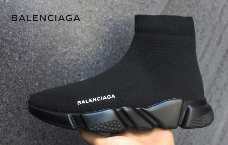 발렌시아가 스피드러너 올블랙