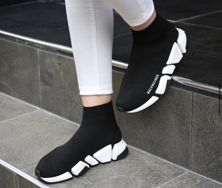 발렌시아가 스피드러너 2.0 블랙 니트 화이트 솔