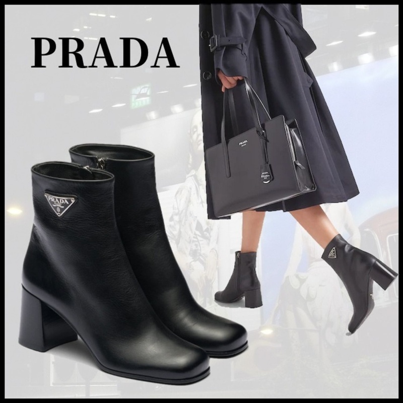 프라다 여성 트라이앵글 앵글부츠 가죽 부티