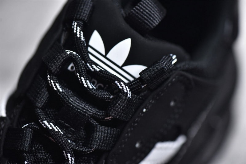 발렌시아가 x 아디다스 트리플 S 스니커즈 블랙