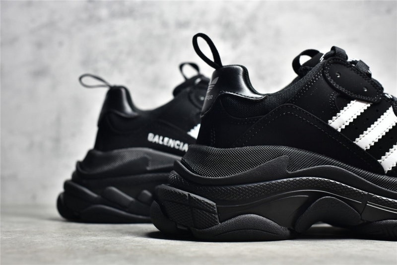 발렌시아가 x 아디다스 트리플 S 스니커즈 블랙