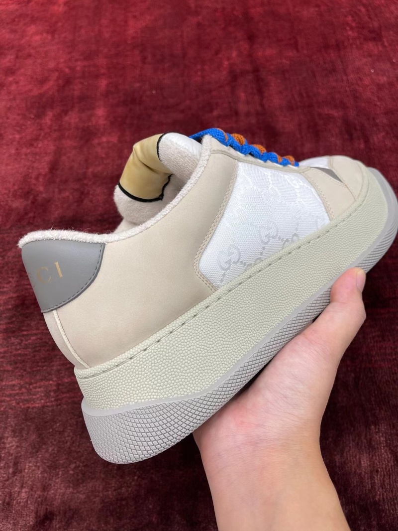 구찌 스크리너 GG 스니커즈 화이트 GG 캔버스