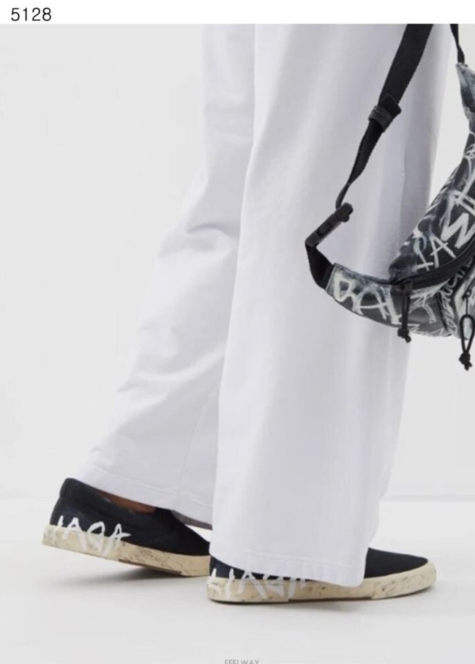 발렌시아가 파리 슬립온 그래피티 스니커즈 - 블랙