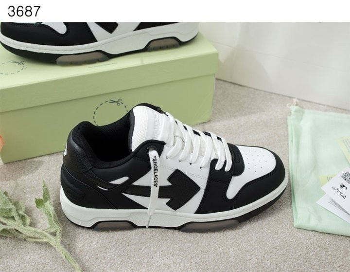 오프화이트 아웃 오브 오피스 OOO 스니커즈 화이트 블랙