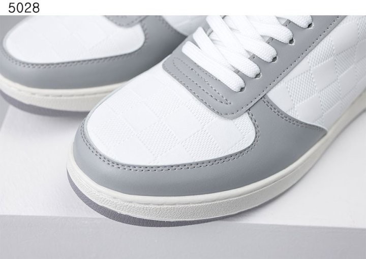 루이비통 리볼리 스니커즈