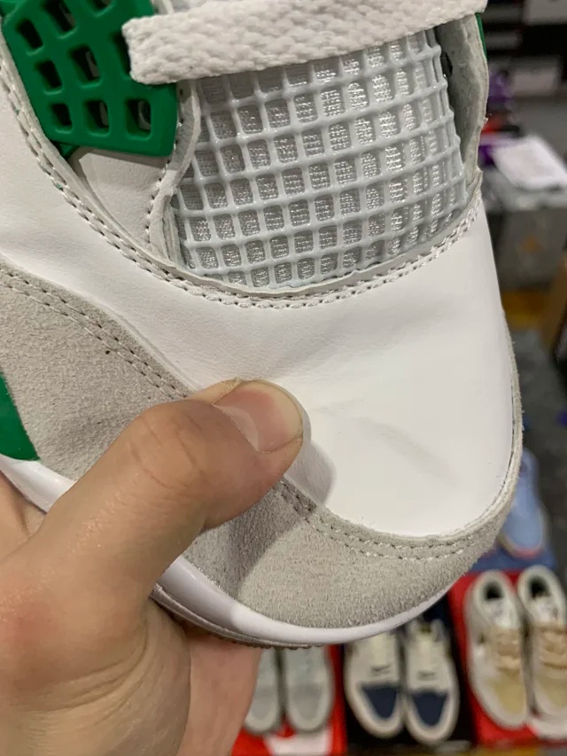 [나이키] Jordan 조던 4 x 나이키 SB 레트로 파인 그린