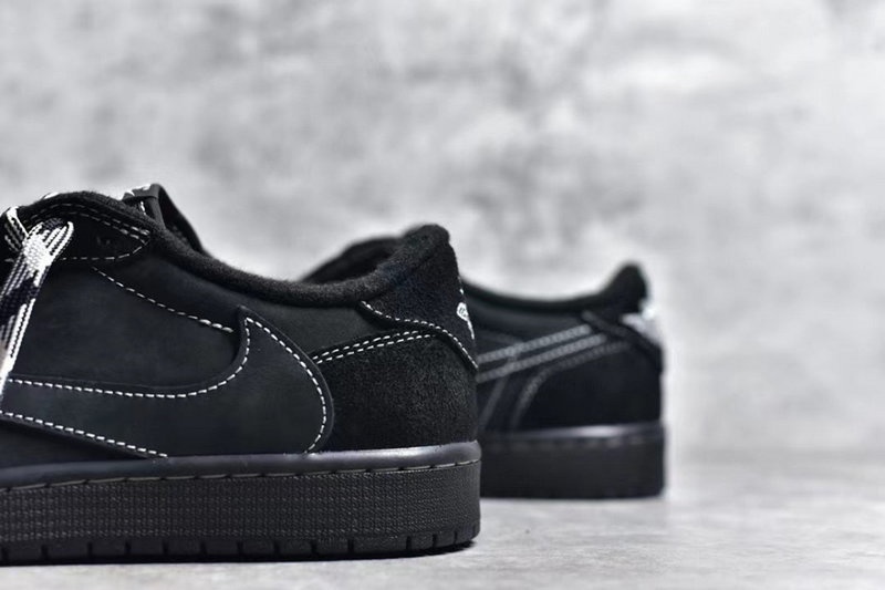 나이키 x 트래비스 스캇 x 프라그먼트 조던1 레트로 로우 OG SP 블랙 팬텀