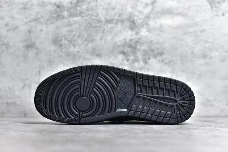 나이키 x 트래비스 스캇 x 프라그먼트 조던1 레트로 로우 OG SP 블랙 팬텀