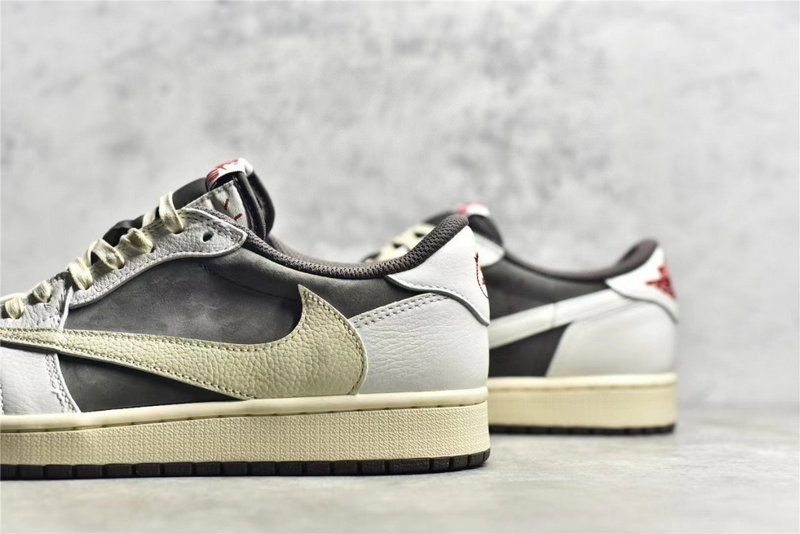 나이키 x 트래비스 스캇 x 프라그먼트 조던1 레트로 로우 OG SP 세일 앤 리저록