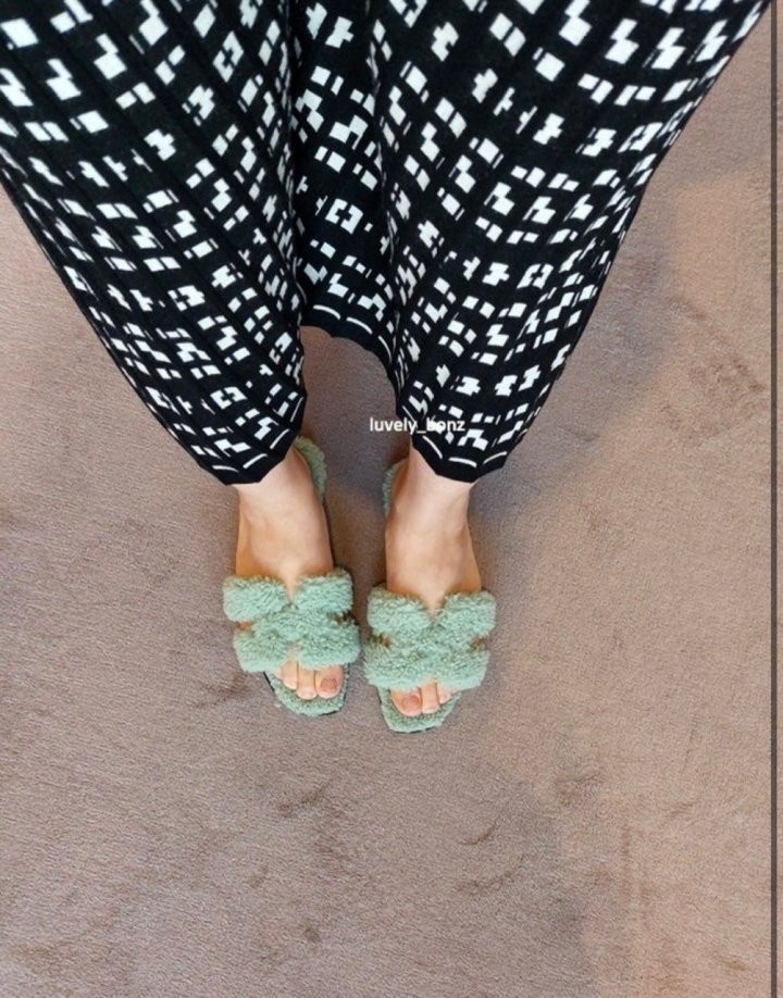 에르메스 오란 양털 시어링 샌들 슬리퍼