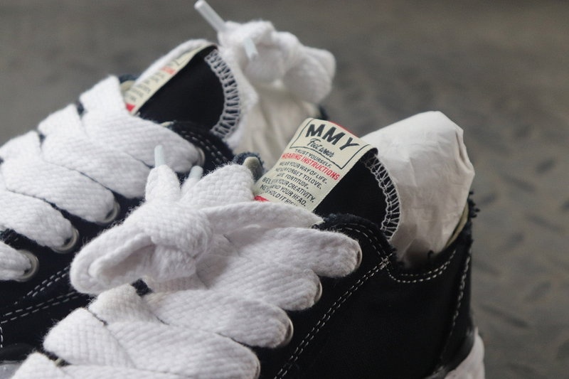 메종 미하라 야스히로 피터슨 OG 솔 캔버스 로우 스니커즈 블랙