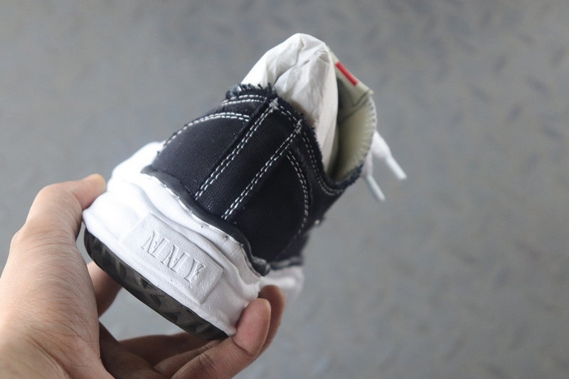 메종 미하라 야스히로 피터슨 OG 솔 캔버스 로우 스니커즈 블랙