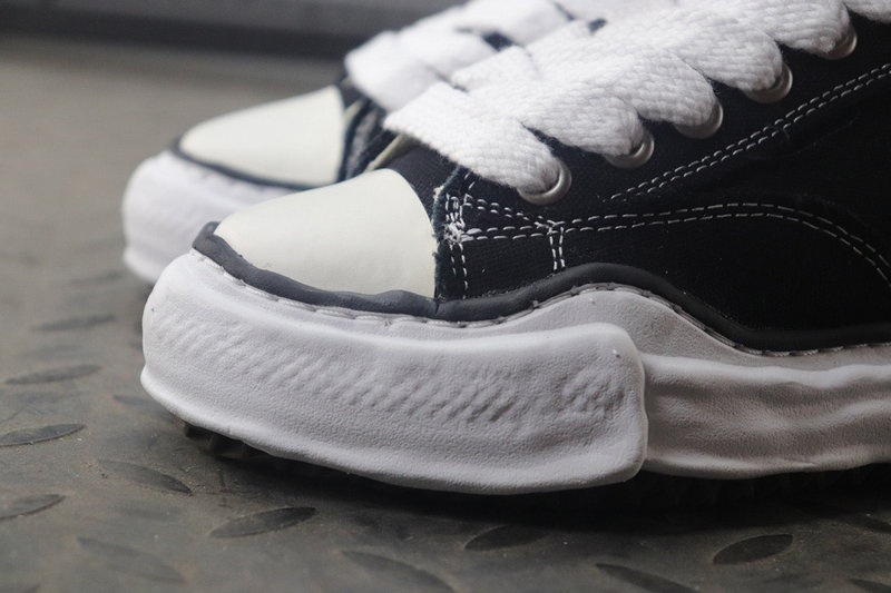 메종 미하라 야스히로 피터슨 OG 솔 캔버스 로우 스니커즈 블랙