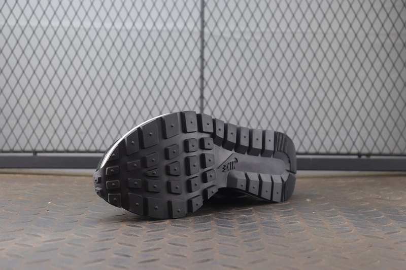 사카이 x 나이키 베이퍼와플 블랙 화이트 -해외배송-