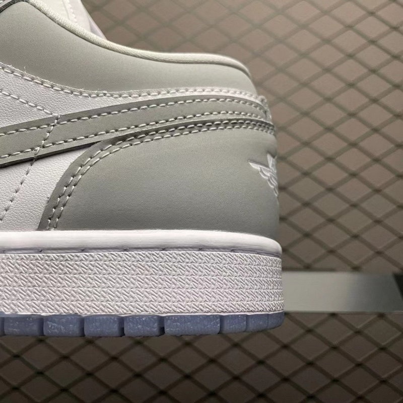 나이키 조던1 로우 울프그레이