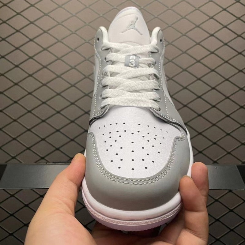 나이키 조던1 로우 울프그레이