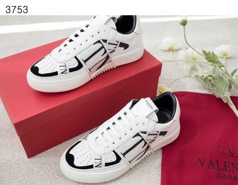 발렌티노 로우탑 레더 밴드 디테일 스니커즈