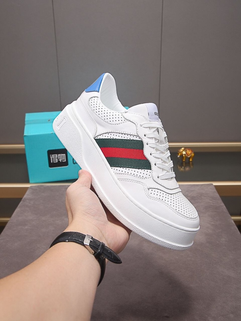 구찌 웹(WED) 디테일 레더 스니커즈