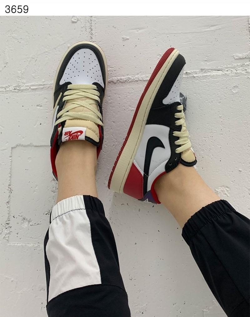 나이키 프라그먼트 x 트래비스스캇 x 에어 조던 1 로우 레드 블