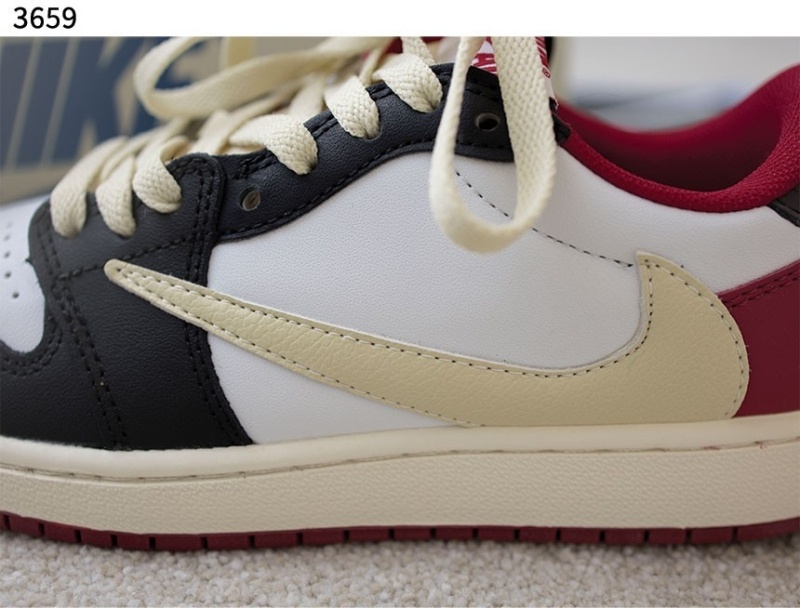 나이키 프라그먼트 x 트래비스스캇 x 에어 조던 1 로우 레드 블