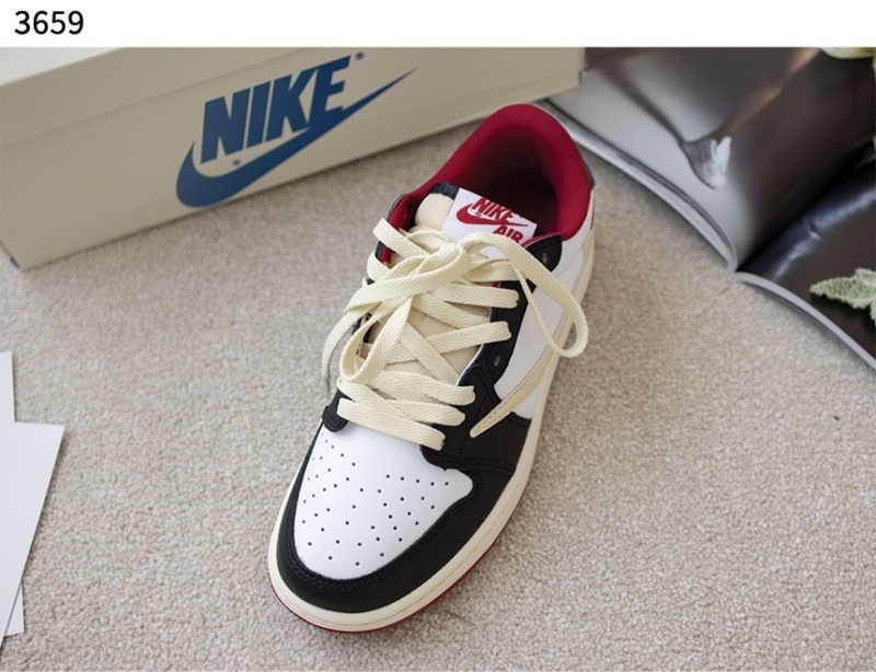 나이키 프라그먼트 x 트래비스스캇 x 에어 조던 1 로우 레드 블