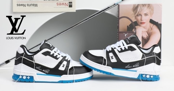 루이비통 LV 트레이너 스니커즈 화이트 블랙 블루