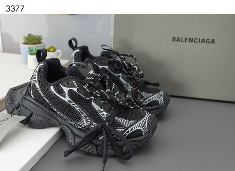 발렌시아가 3XL 스니커즈 블랙 화이트