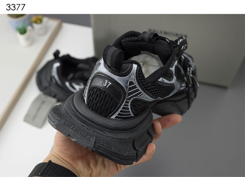 발렌시아가 3XL 스니커즈 블랙 화이트