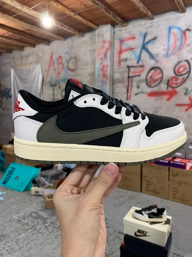 [JORDAN] 조던 1 x 트래비스 스캇 레트로 로우 OG SP 미디움 올리브 (해외배송)