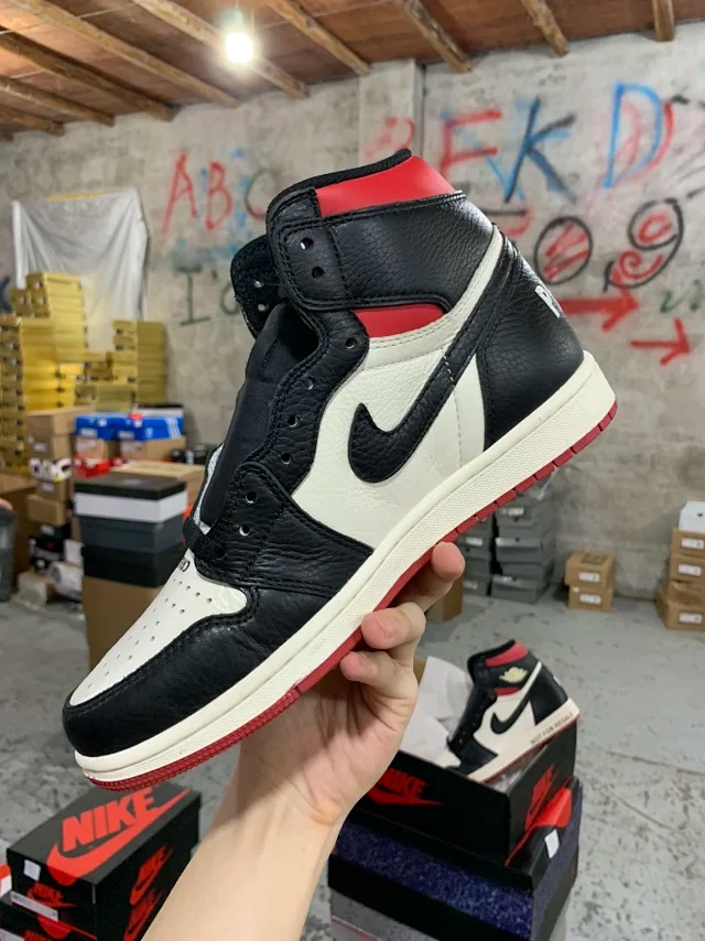 조던 1 레트로 하이 낫 포 리세일 바시티 레드 (해외배송)