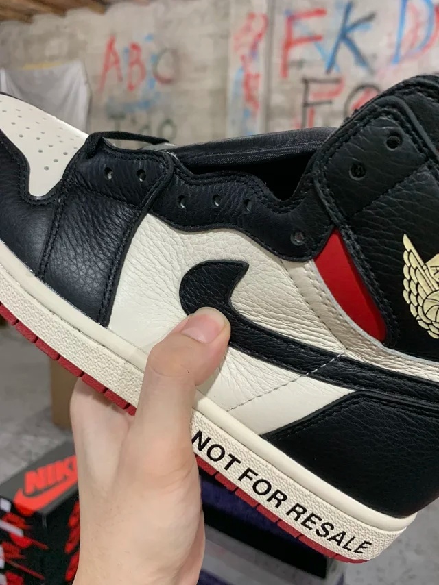 조던 1 레트로 하이 낫 포 리세일 바시티 레드 (해외배송)