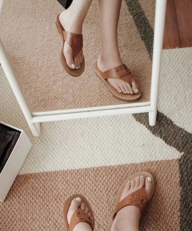 셀린느 트리오페 플립플랍 조리 샌들