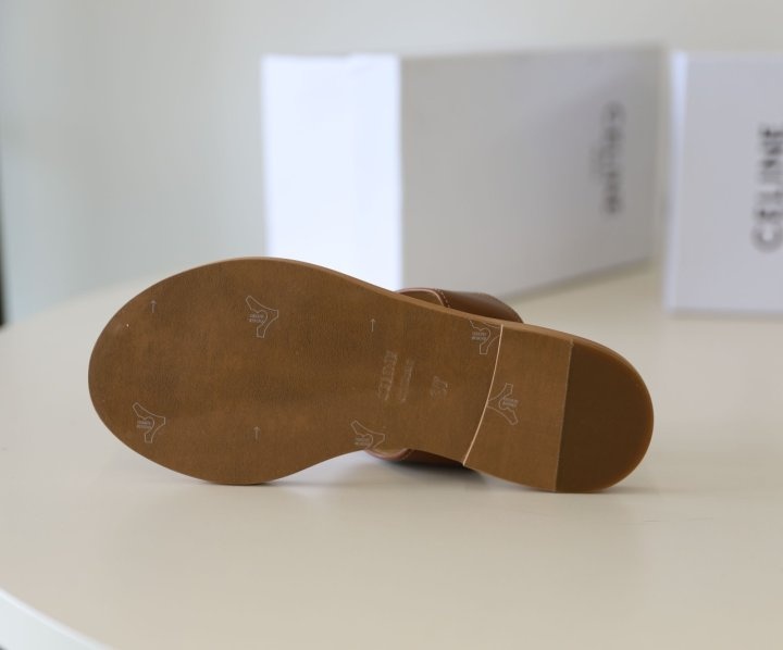 셀린느 트리오페 플립플랍 조리 샌들