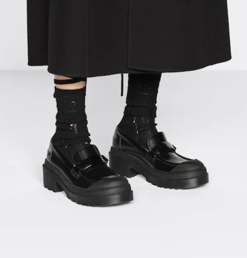 디올 코드 로퍼 브러쉬드 카프스킨 블랙