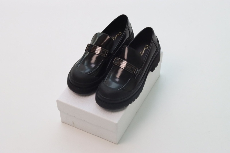 디올 코드 로퍼 브러쉬드 카프스킨 블랙