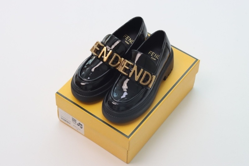 펜디 그래피 로퍼 블랙