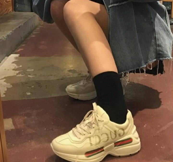 구찌 띠로고 라이톤 스니커즈