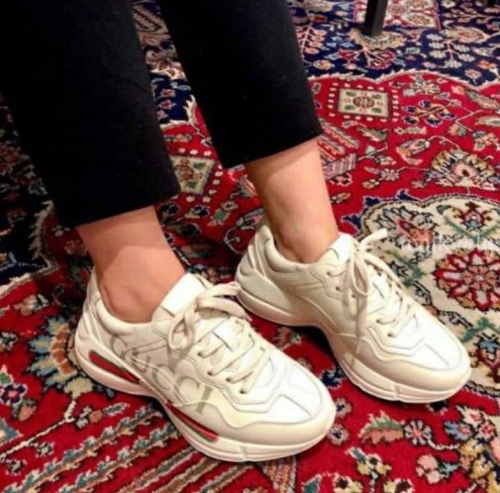 구찌 띠로고 라이톤 스니커즈