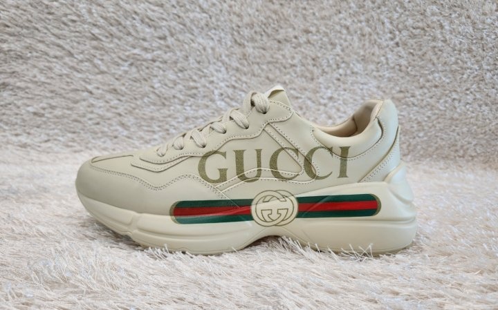 구찌 띠로고 라이톤 스니커즈