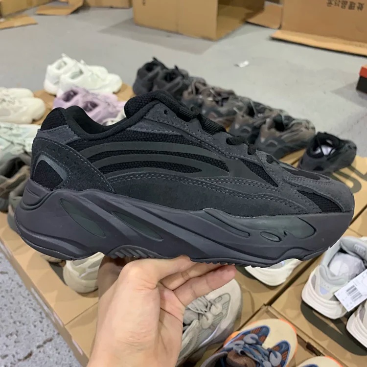 아디다스 이지 부스트 700 V2 반타 2019 -해외배송-