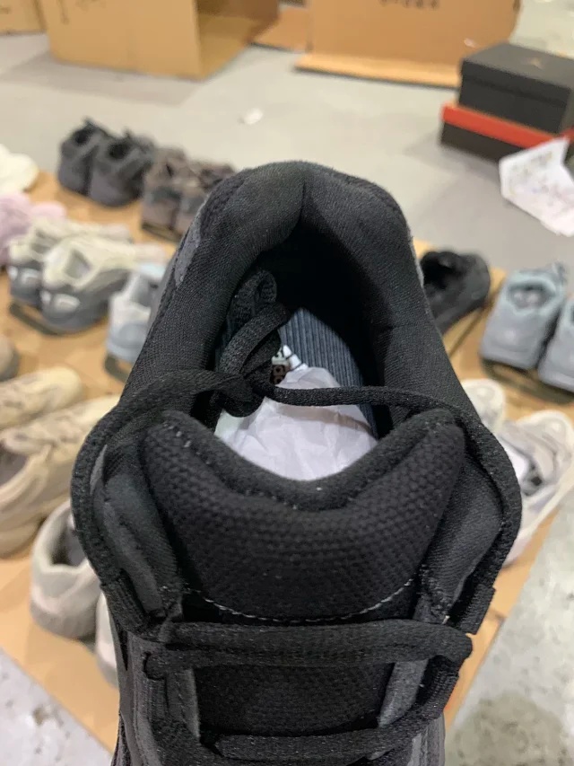 아디다스 이지 부스트 700 V2 반타 2019 -해외배송-