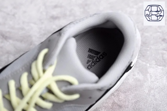 아디다스 이지 부스트 700 웨이브 러너 솔리드 그레이 -해외배송-